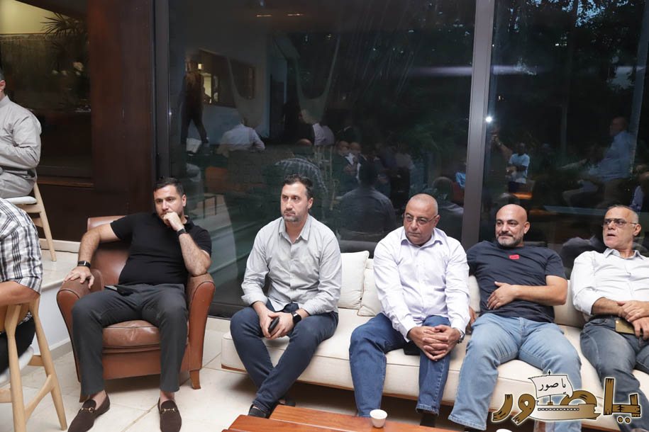 بالصور من أبيدجان: آل الخليل يتقبلون التعازي بالسفير خليل الخليل في مجلس عزاء مهيب