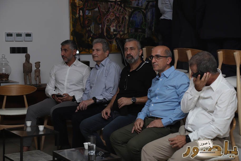 بالصور من أبيدجان: آل الخليل يتقبلون التعازي بالسفير خليل الخليل في مجلس عزاء مهيب