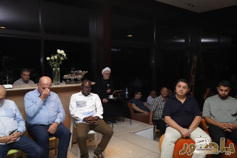 بالصور من أبيدجان: آل الخليل يتقبلون التعازي بالسفير خليل الخليل في مجلس عزاء مهيب