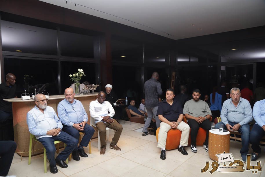 بالصور من أبيدجان: آل الخليل يتقبلون التعازي بالسفير خليل الخليل في مجلس عزاء مهيب