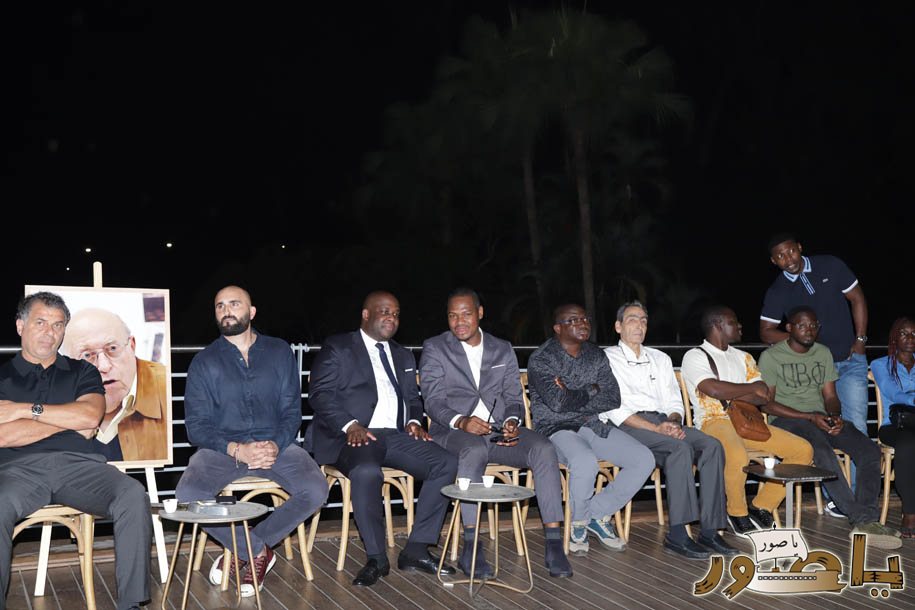 بالصور من أبيدجان: آل الخليل يتقبلون التعازي بالسفير خليل الخليل في مجلس عزاء مهيب