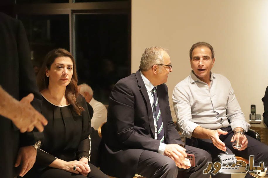 بالصور من أبيدجان: آل الخليل يتقبلون التعازي بالسفير خليل الخليل في مجلس عزاء مهيب