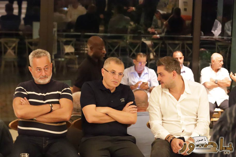 بالصور من أبيدجان: آل الخليل يتقبلون التعازي بالسفير خليل الخليل في مجلس عزاء مهيب