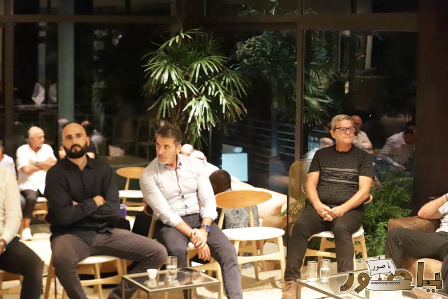 بالصور من أبيدجان: آل الخليل يتقبلون التعازي بالسفير خليل الخليل في مجلس عزاء مهيب