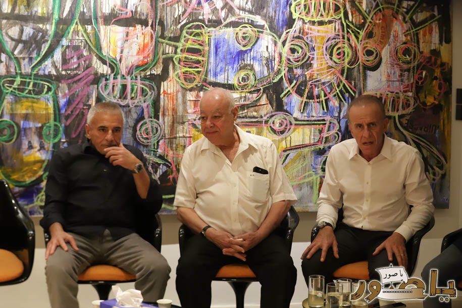 بالصور من أبيدجان: آل الخليل يتقبلون التعازي بالسفير خليل الخليل في مجلس عزاء مهيب