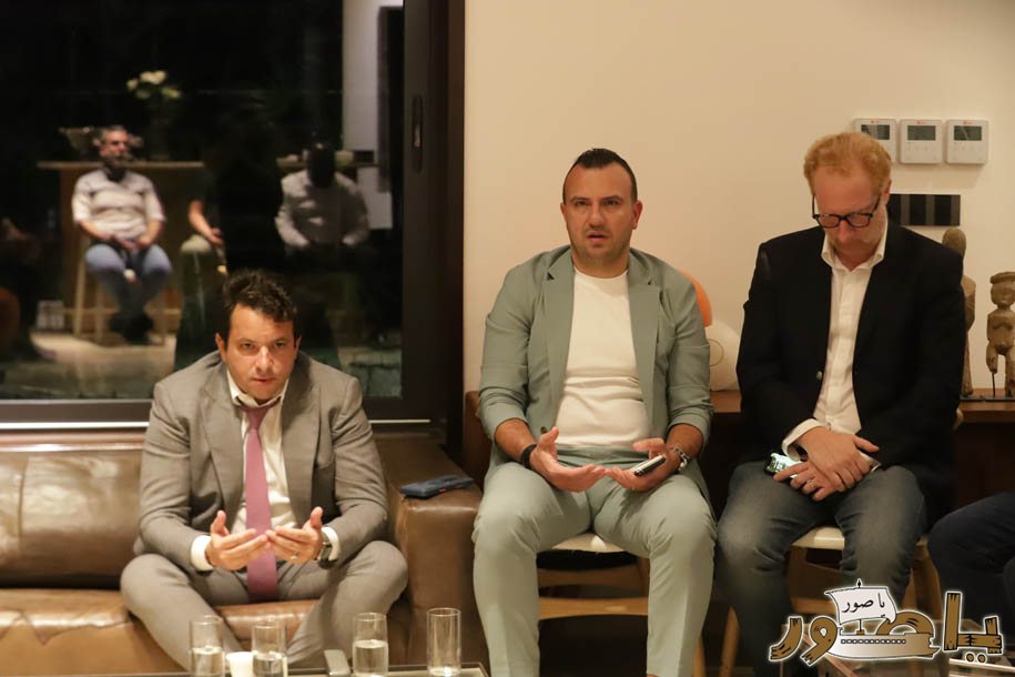 بالصور من أبيدجان: آل الخليل يتقبلون التعازي بالسفير خليل الخليل في مجلس عزاء مهيب