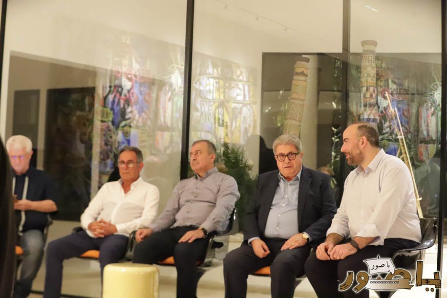 بالصور من أبيدجان: آل الخليل يتقبلون التعازي بالسفير خليل الخليل في مجلس عزاء مهيب