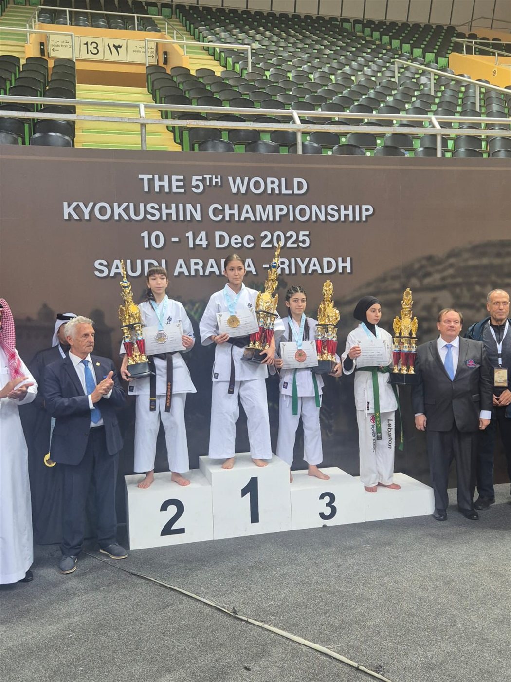 انجاز رياضي لاكاديمية الصرفند على منصات التتويج العالمية