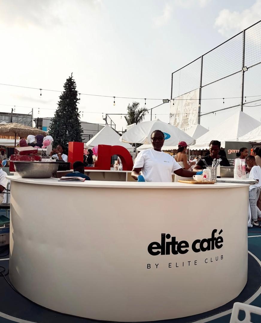 أجواء العيد مستمرة في March de No l إيليت: لا تفوتوا آخر 4 أيام!