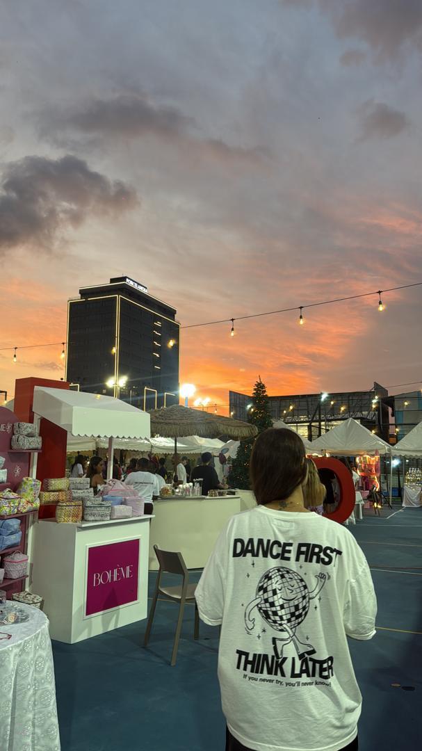 أجواء العيد مستمرة في March de No l إيليت: لا تفوتوا آخر 4 أيام!