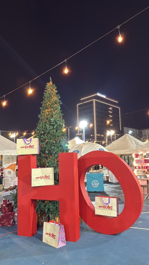 أجواء العيد مستمرة في March de No l إيليت: لا تفوتوا آخر 4 أيام!