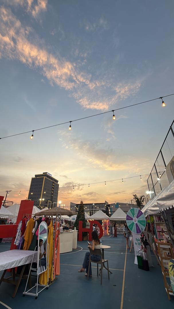 أجواء العيد مستمرة في March de No l إيليت: لا تفوتوا آخر 4 أيام!