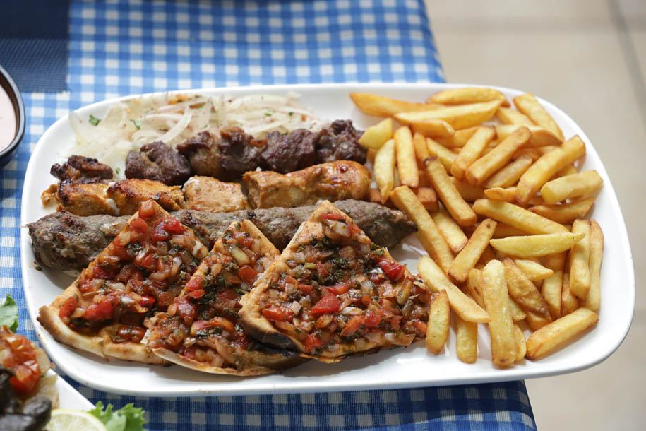 مطعم وكافيه أوركا في أبيدجان بإدارته الجديدة يقدم ٣٥٪ حسم على جميع المأكولات بمناسبة الأعياد