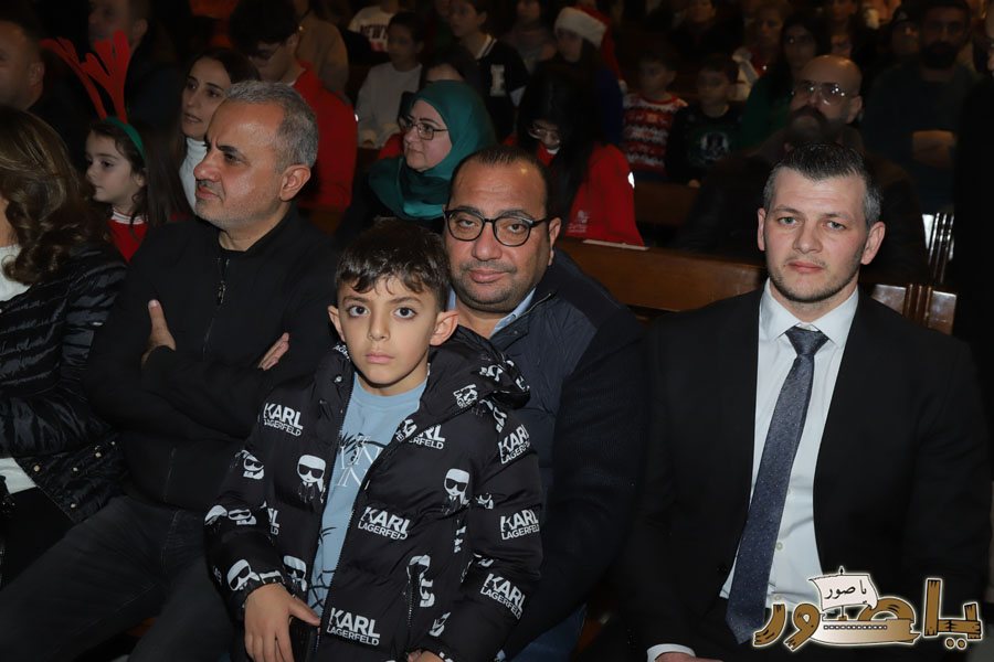 بالصور: رسيتال ميلادي حاشد في كاتدرائية سيدة البحار المارونية في صور