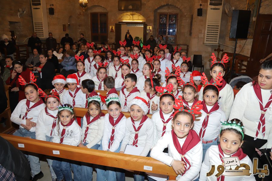 رسيتال ميلادي حاشد في كنيسة مار توما للروم الأرثوذكس صور