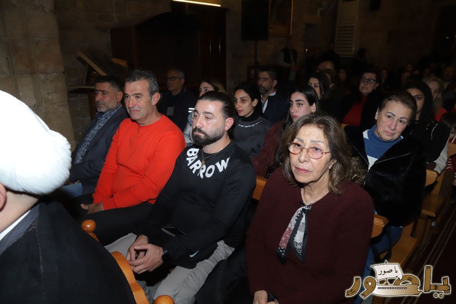 رسيتال ميلادي حاشد في كنيسة مار توما للروم الأرثوذكس صور