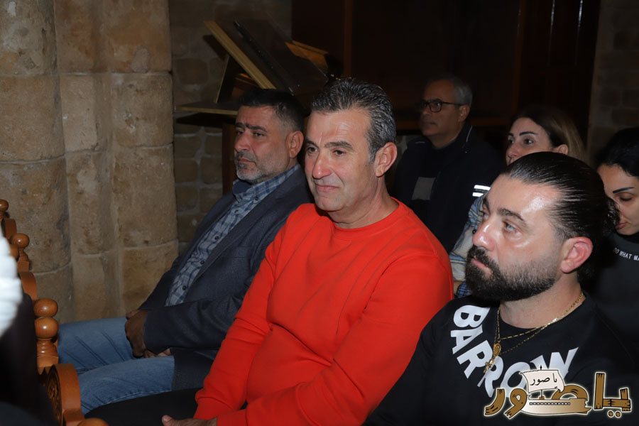 رسيتال ميلادي حاشد في كنيسة مار توما للروم الأرثوذكس صور