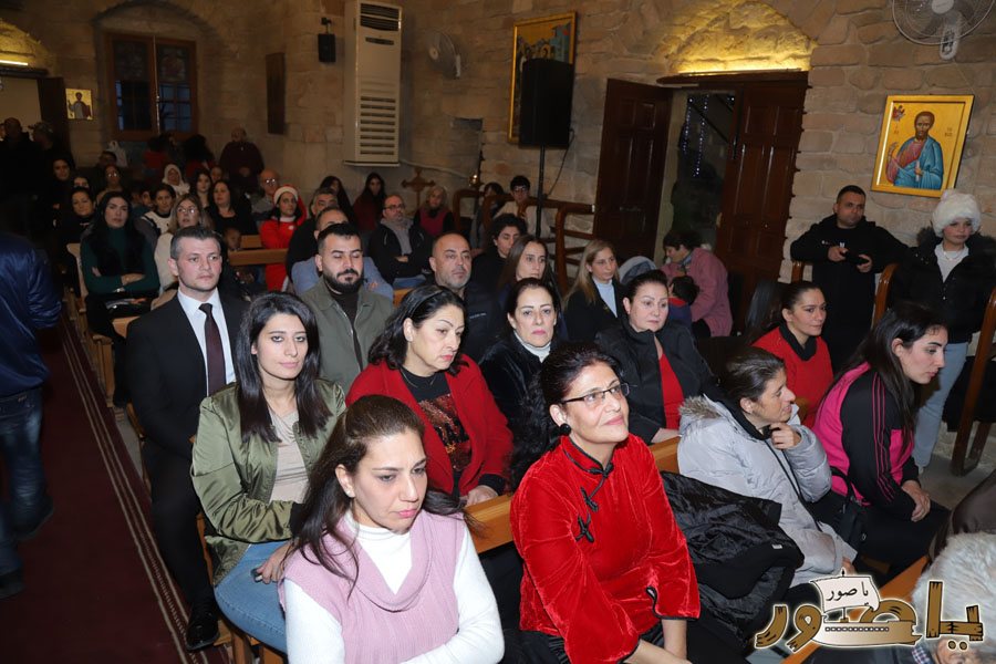 رسيتال ميلادي حاشد في كنيسة مار توما للروم الأرثوذكس صور