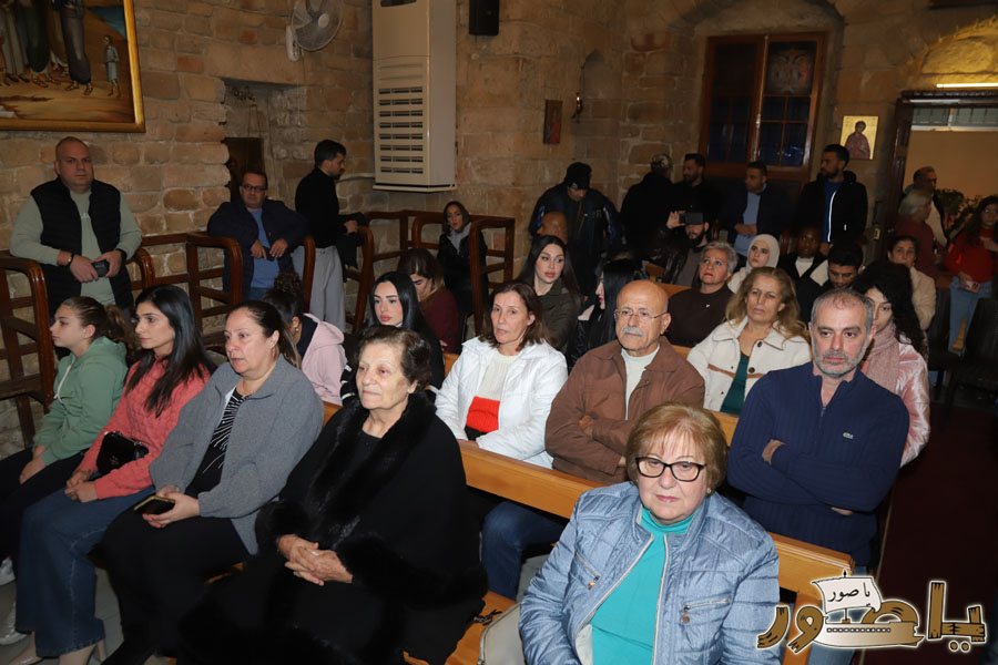 رسيتال ميلادي حاشد في كنيسة مار توما للروم الأرثوذكس صور