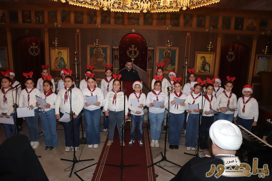 رسيتال ميلادي حاشد في كنيسة مار توما للروم الأرثوذكس صور
