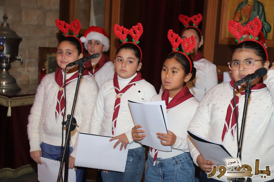 رسيتال ميلادي حاشد في كنيسة مار توما للروم الأرثوذكس صور