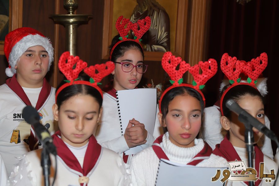 رسيتال ميلادي حاشد في كنيسة مار توما للروم الأرثوذكس صور