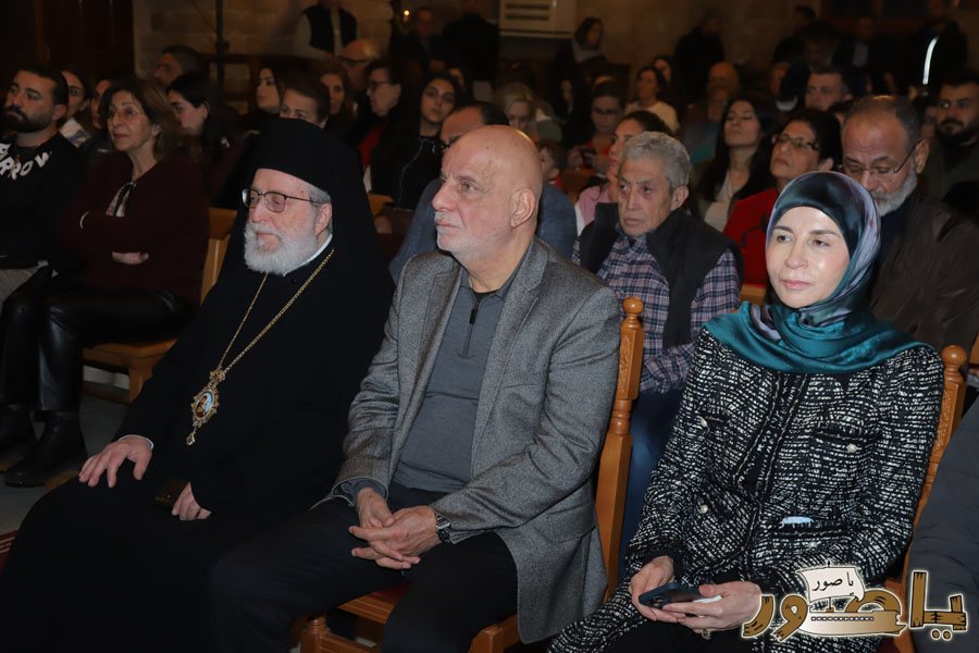 رسيتال ميلادي حاشد في كنيسة مار توما للروم الأرثوذكس صور