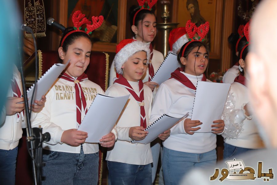 رسيتال ميلادي حاشد في كنيسة مار توما للروم الأرثوذكس صور