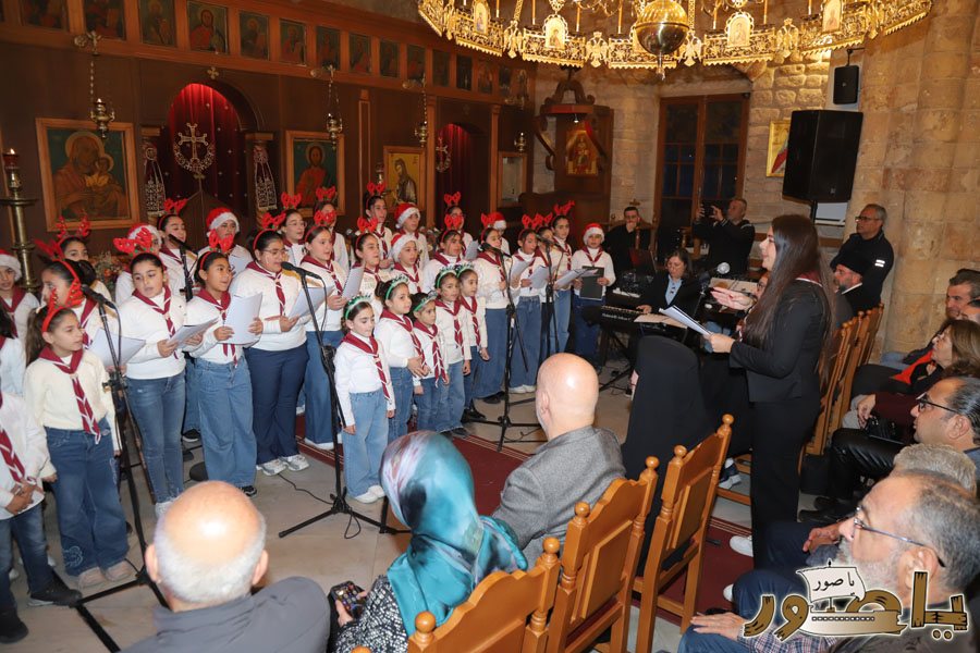 رسيتال ميلادي حاشد في كنيسة مار توما للروم الأرثوذكس صور