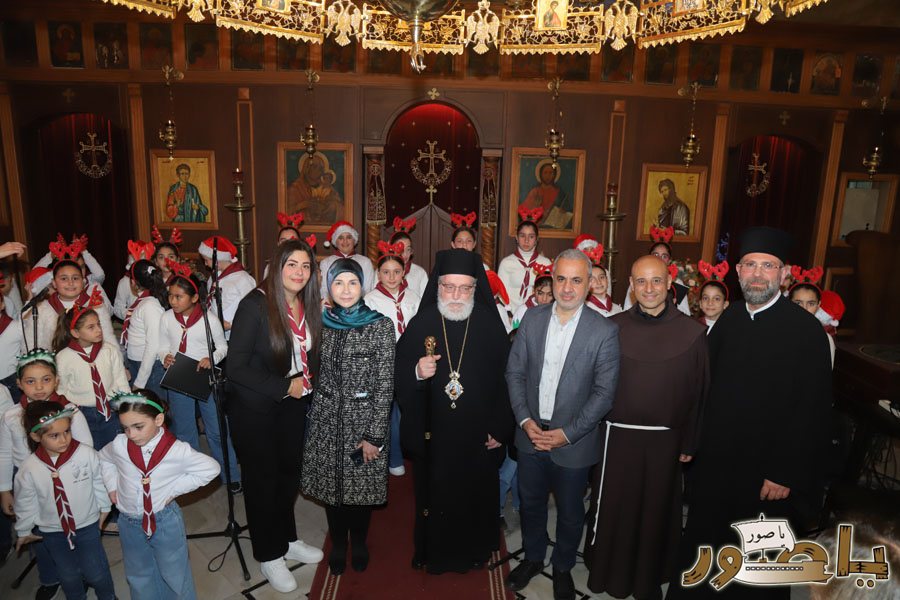 رسيتال ميلادي حاشد في كنيسة مار توما للروم الأرثوذكس صور