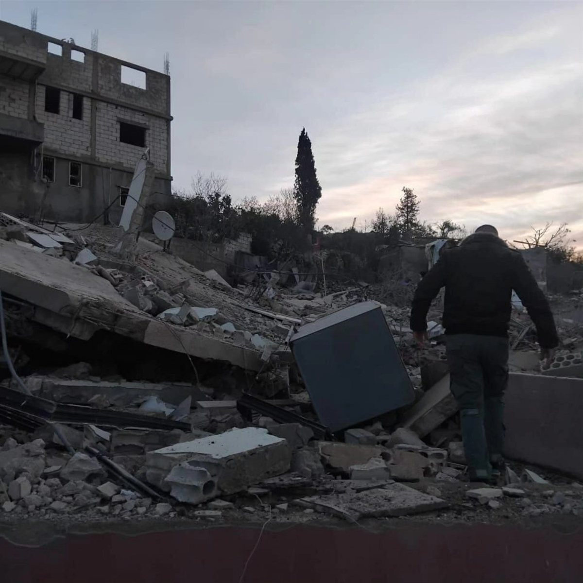 تفجيران في ميس الجبل فجرا..