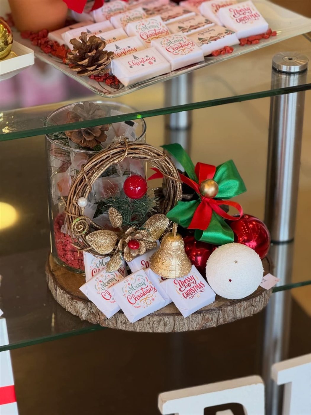 تشكيلة B che de No l عند حلويات الشاطىء بالإضافة لهدايا من الشوكولا بمناسبة الميلاد المجيد!