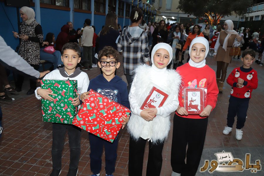 أجواء ميلادية في المدرسة الإنجيلية اللبنانية في صور