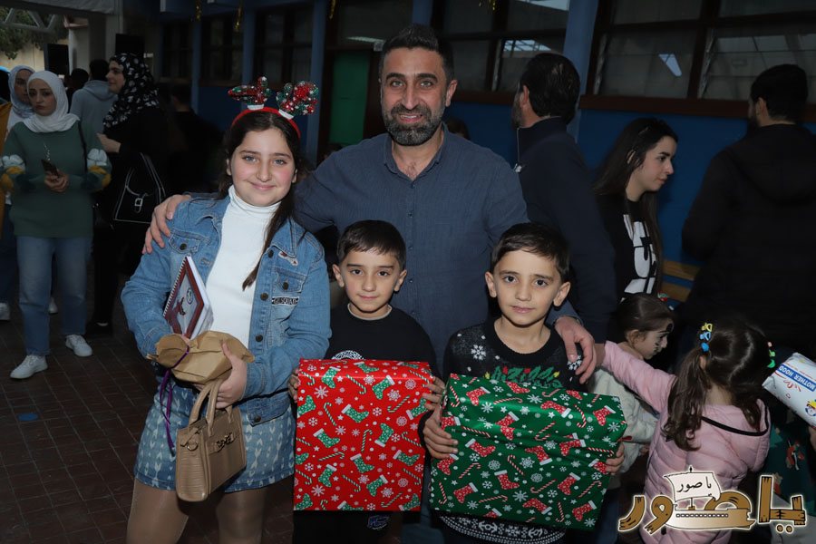 أجواء ميلادية في المدرسة الإنجيلية اللبنانية في صور
