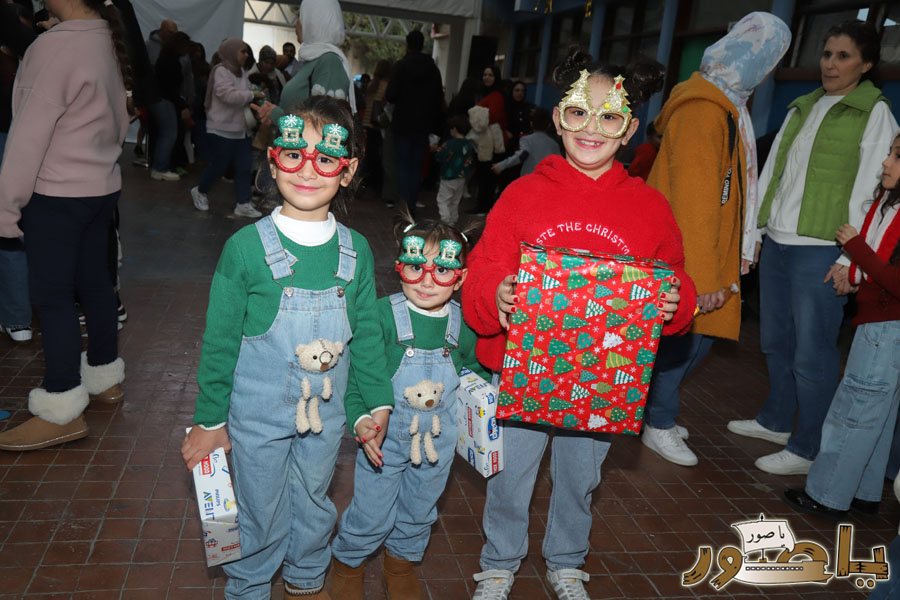 أجواء ميلادية في المدرسة الإنجيلية اللبنانية في صور