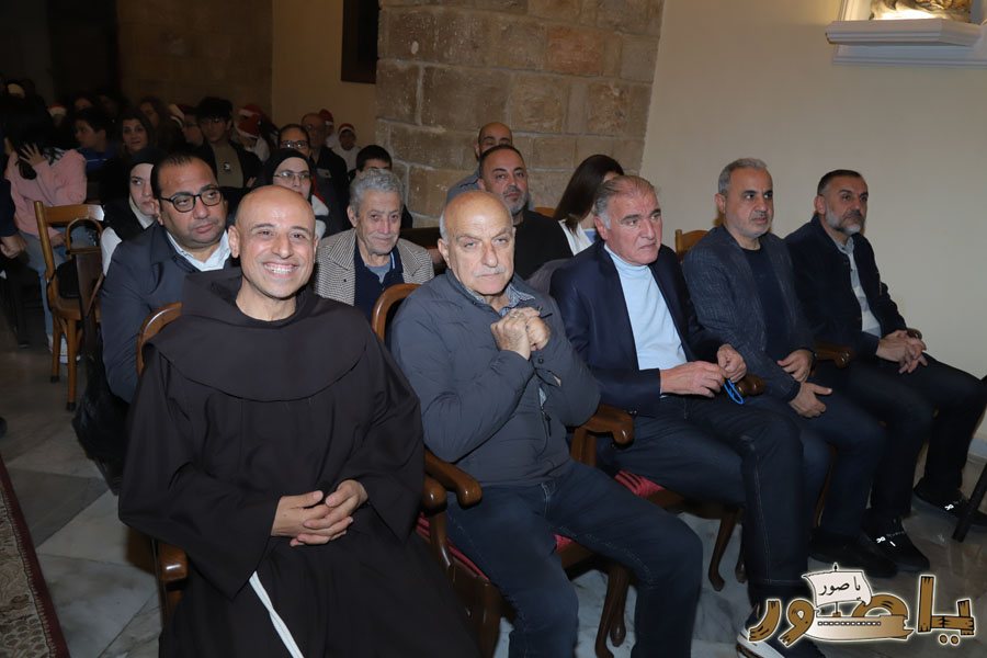 سهرة ترانيم ميلادية في كنيسة مار أنطونيوس صور