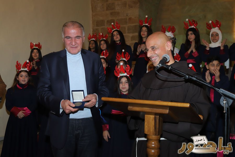 سهرة ترانيم ميلادية في كنيسة مار أنطونيوس صور