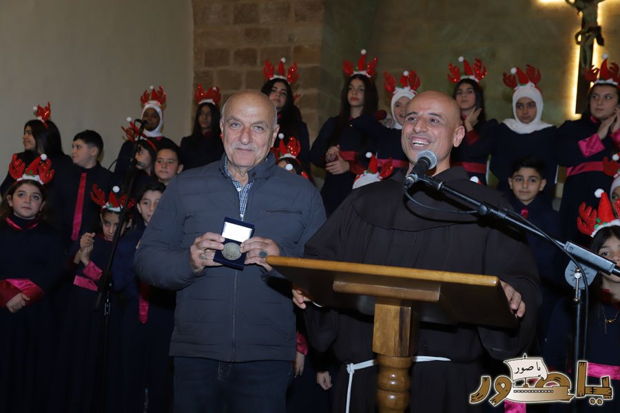سهرة ترانيم ميلادية في كنيسة مار أنطونيوس صور