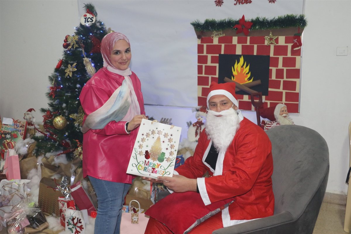 مدرسة صور الدولية TCS تكرم هيئتيها التعليمية والإدارية بعشاء احتفالي بمناسبة الأعياد