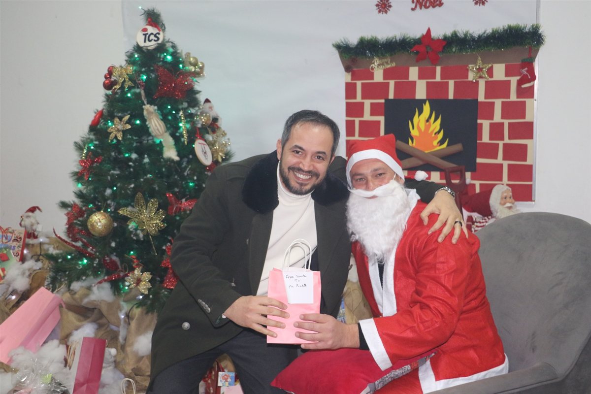 مدرسة صور الدولية TCS تكرم هيئتيها التعليمية والإدارية بعشاء احتفالي بمناسبة الأعياد