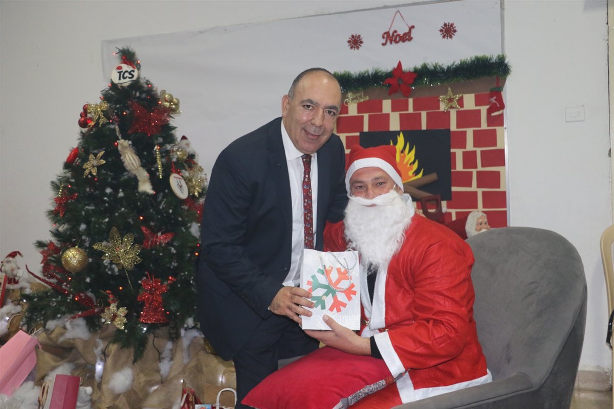 مدرسة صور الدولية TCS تكرم هيئتيها التعليمية والإدارية بعشاء احتفالي بمناسبة الأعياد