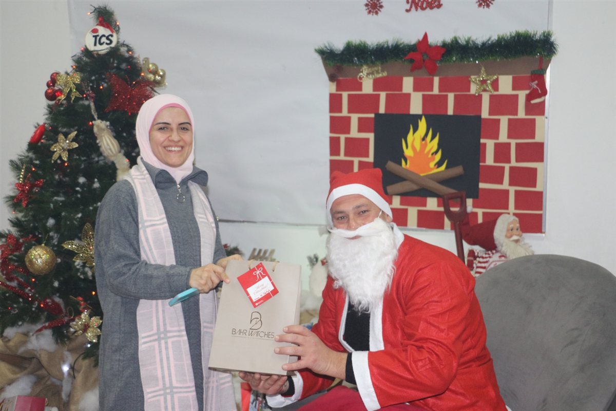 مدرسة صور الدولية TCS تكرم هيئتيها التعليمية والإدارية بعشاء احتفالي بمناسبة الأعياد