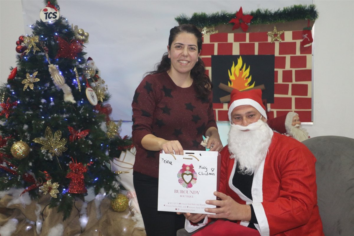 مدرسة صور الدولية TCS تكرم هيئتيها التعليمية والإدارية بعشاء احتفالي بمناسبة الأعياد