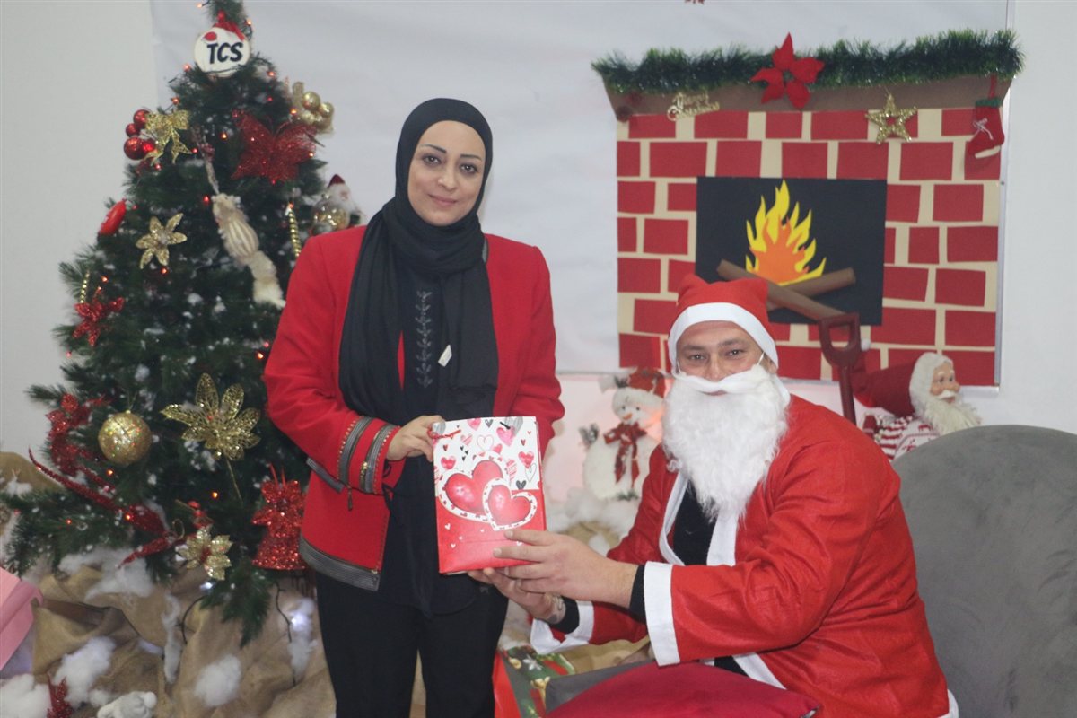 مدرسة صور الدولية TCS تكرم هيئتيها التعليمية والإدارية بعشاء احتفالي بمناسبة الأعياد