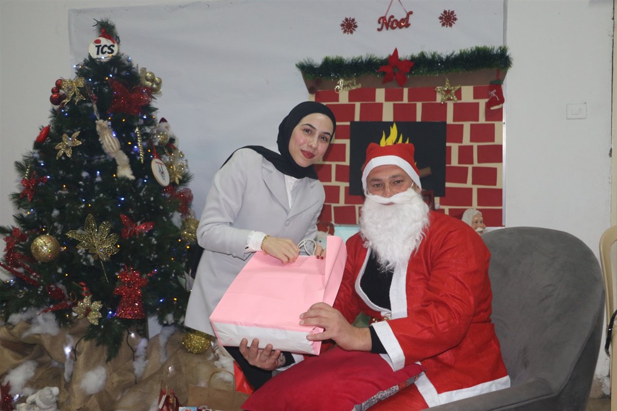 مدرسة صور الدولية TCS تكرم هيئتيها التعليمية والإدارية بعشاء احتفالي بمناسبة الأعياد