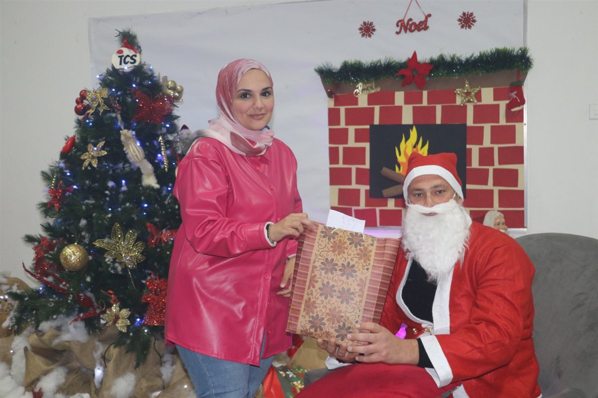 مدرسة صور الدولية TCS تكرم هيئتيها التعليمية والإدارية بعشاء احتفالي بمناسبة الأعياد