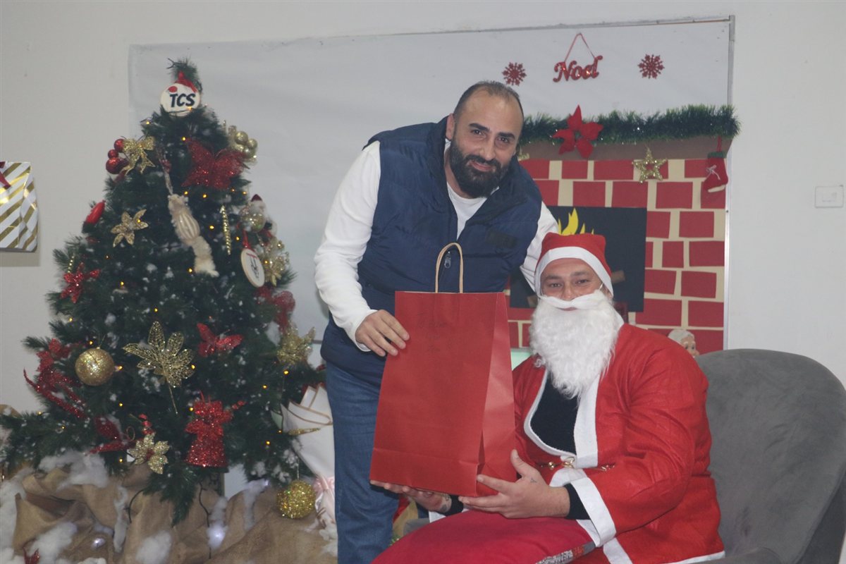 مدرسة صور الدولية TCS تكرم هيئتيها التعليمية والإدارية بعشاء احتفالي بمناسبة الأعياد