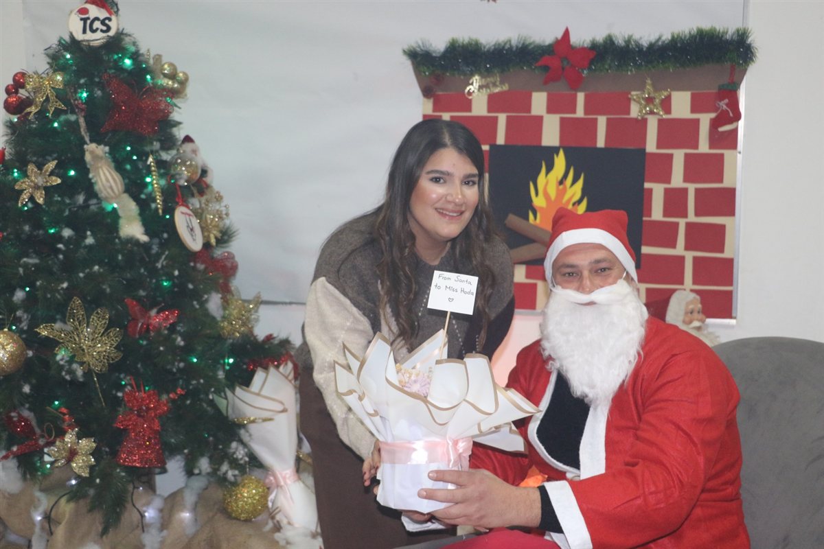 مدرسة صور الدولية TCS تكرم هيئتيها التعليمية والإدارية بعشاء احتفالي بمناسبة الأعياد