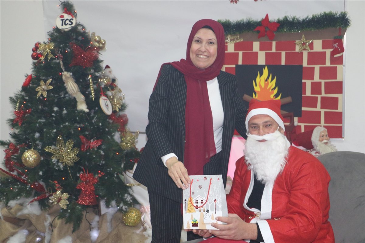 مدرسة صور الدولية TCS تكرم هيئتيها التعليمية والإدارية بعشاء احتفالي بمناسبة الأعياد