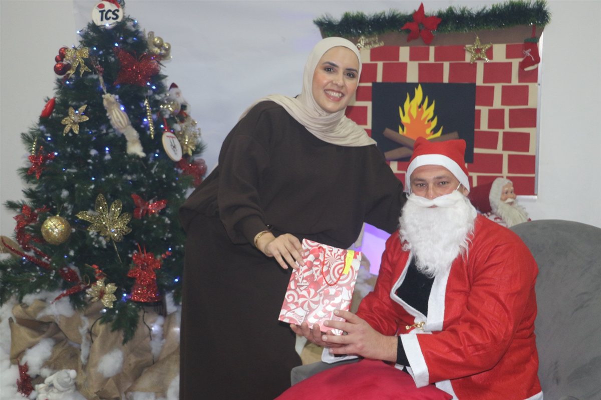 مدرسة صور الدولية TCS تكرم هيئتيها التعليمية والإدارية بعشاء احتفالي بمناسبة الأعياد